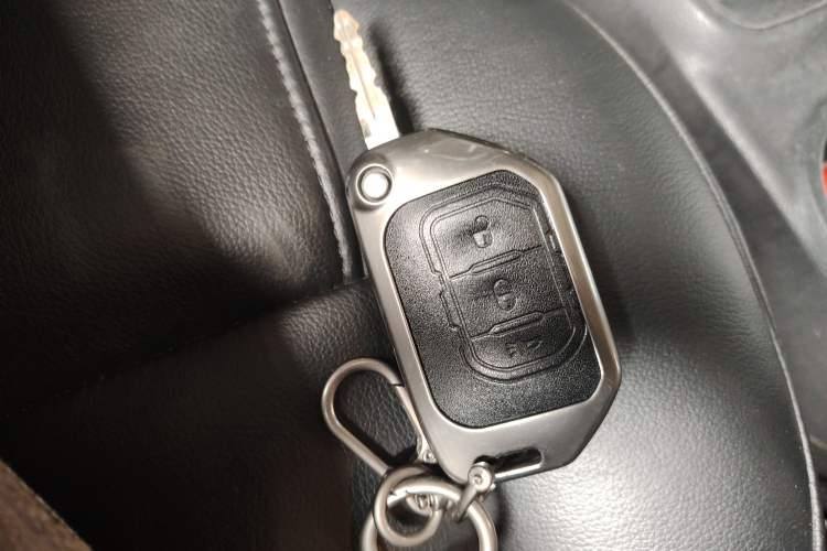 Used Jeep Wrangler 2014 3.0L Sahara Four-Door Edition Vehicle Key