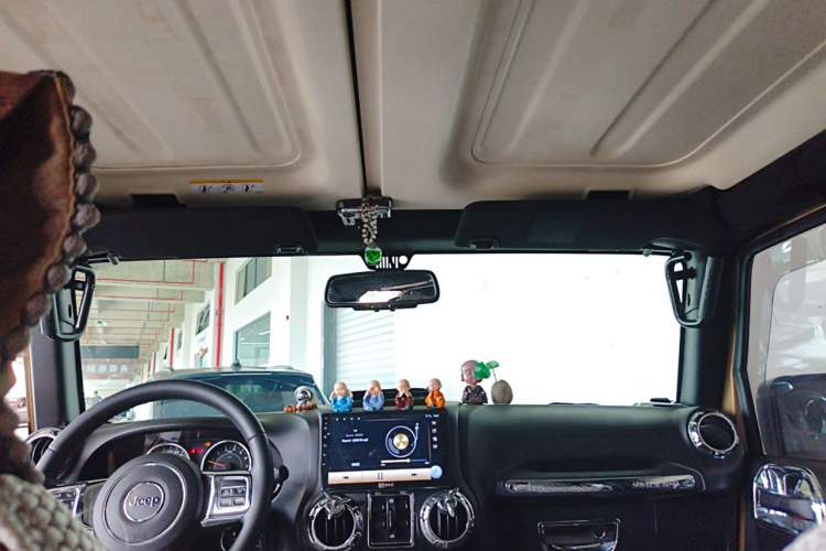 Used Jeep Wrangler 2014 3.0L Sahara Four-Door Edition Headliner