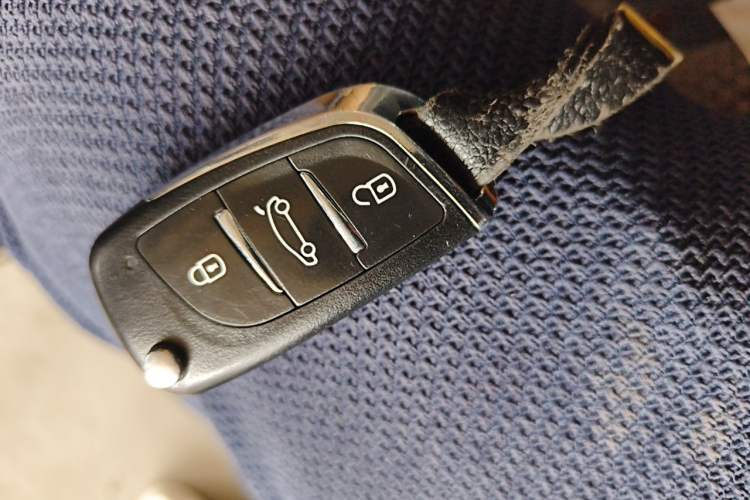 Used Jeep Wrangler 2014 3.0L Sahara Four-Door Edition Vehicle Key