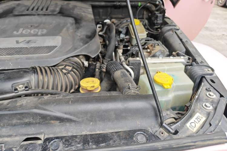 Used Jeep Wrangler 2014 3.0L Sahara Four-Door Edition Engine Bay Left