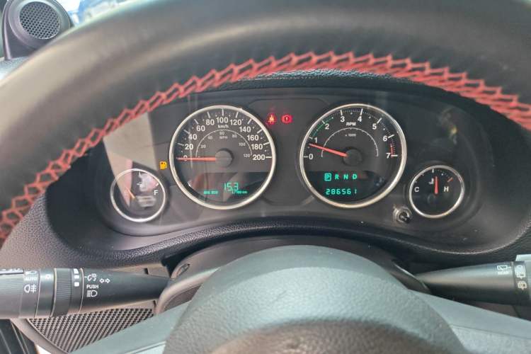 Used Jeep Wrangler 2014 3.0L Sahara Four-Door Edition Instrument Cluster