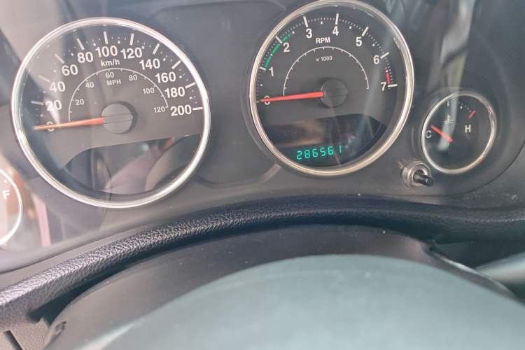 Used Jeep Wrangler 2014 3.0L Sahara Four-Door Edition Odometer Close Up