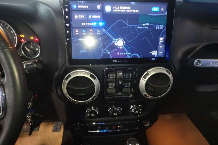 Used Jeep Wrangler 2014 3.0L Sahara Four-Door Edition Audio And AC Panel