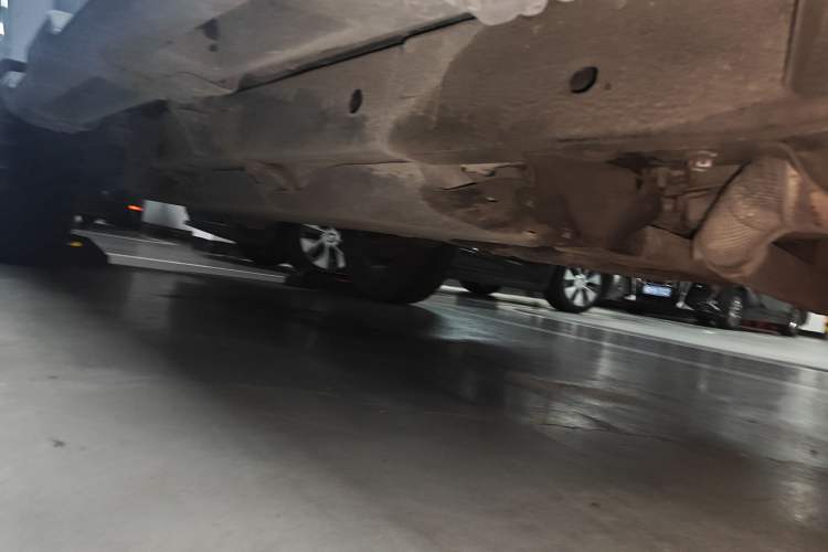 Used Jeep Wrangler 2014 2.8TD Sahara Four-Door Edition Chassis Front Right