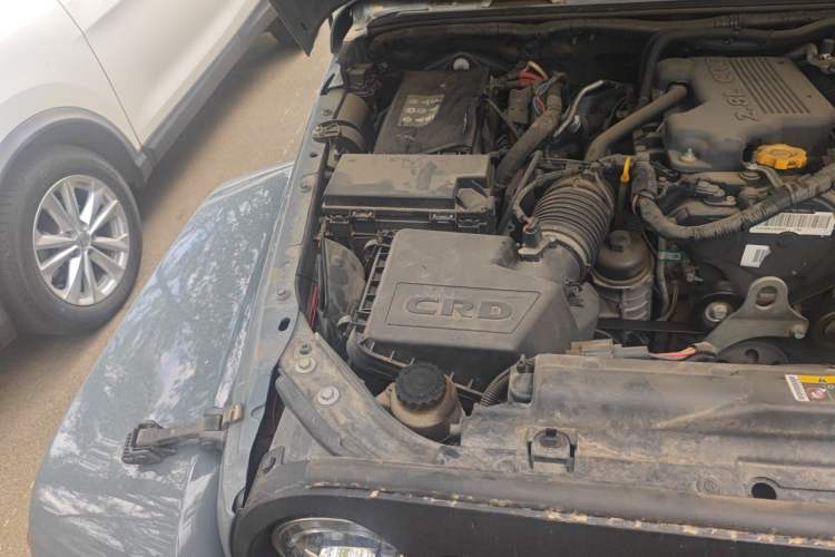 Used Jeep Wrangler 2014 2.8TD Sahara Four-Door Edition Engine Bay Right