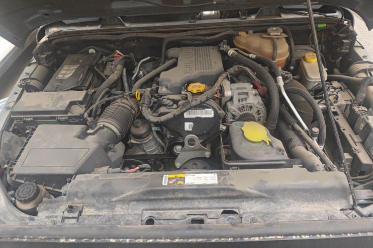 Used Jeep Wrangler 2014 2.8TD Sahara Four-Door Edition Engine Bay