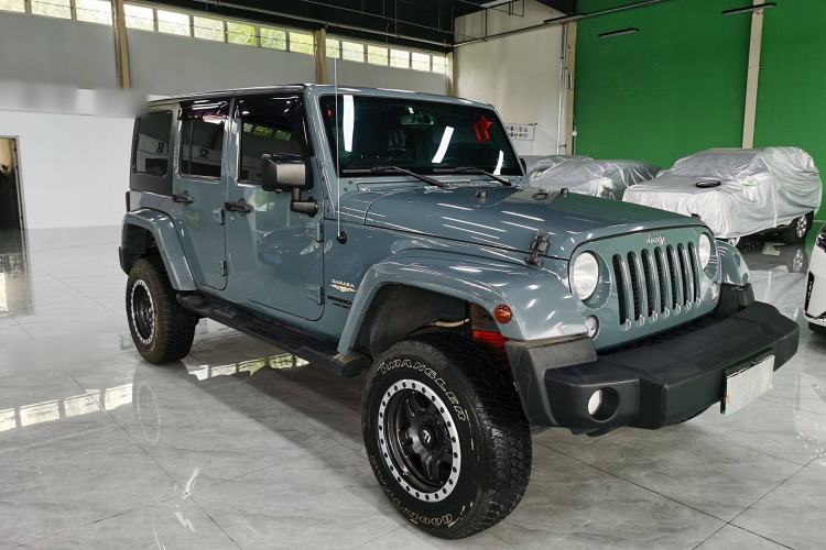 Used Jeep Wrangler 2014 2.8TD Sahara Four-Door Edition Exterior 2