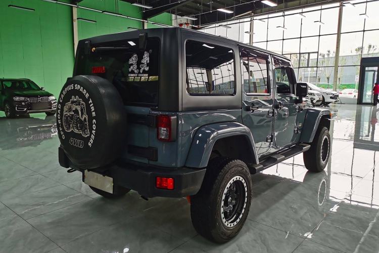 Used Jeep Wrangler 2014 2.8TD Sahara Four-Door Edition Exterior 5