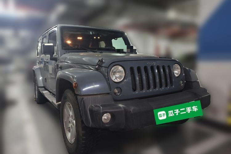 Used Jeep Wrangler 2014 2.8TD Sahara Four-Door Edition Front Right 45 Deg