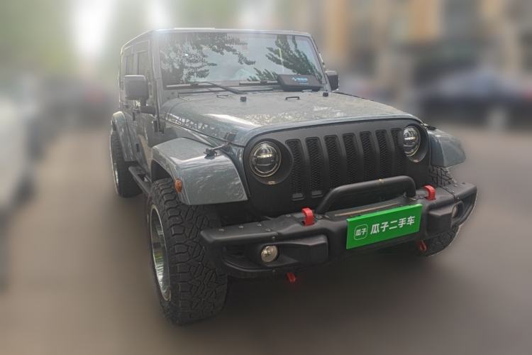 Used Jeep Wrangler 2014 2.8TD Sahara Four-Door Edition Front Right 45 Deg