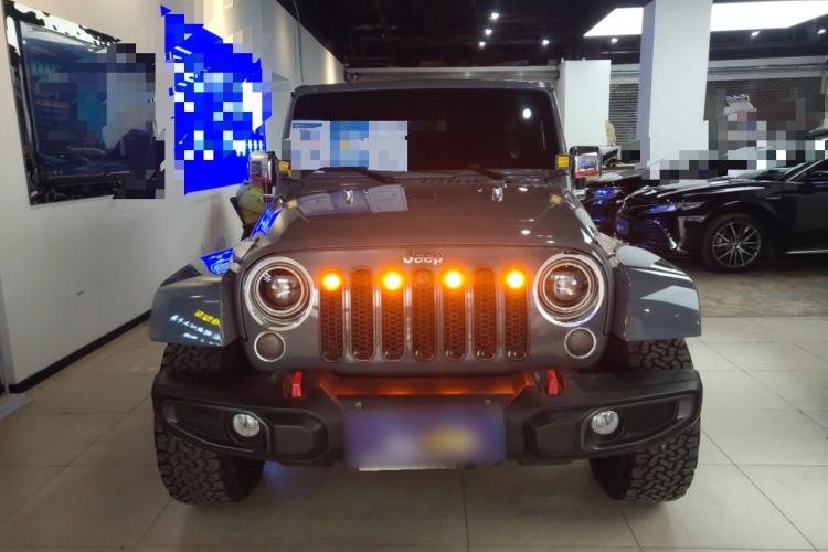Used Jeep Wrangler 2014 3.0L Sahara Four-Door Edition Front