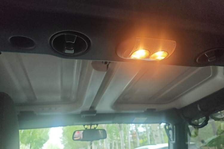 Used Jeep Wrangler 2014 2.8TD Sahara Four-Door Edition Headliner