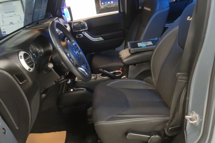 Used Jeep Wrangler 2014 3.0L Sahara Four-Door Edition Left Front Seat