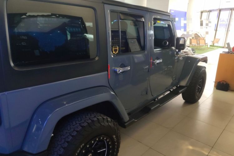 Used Jeep Wrangler 2014 3.0L Sahara Four-Door Edition Rear Right 45 Deg