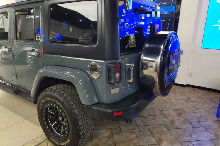 Used Jeep Wrangler 2014 3.0L Sahara Four-Door Edition Rear