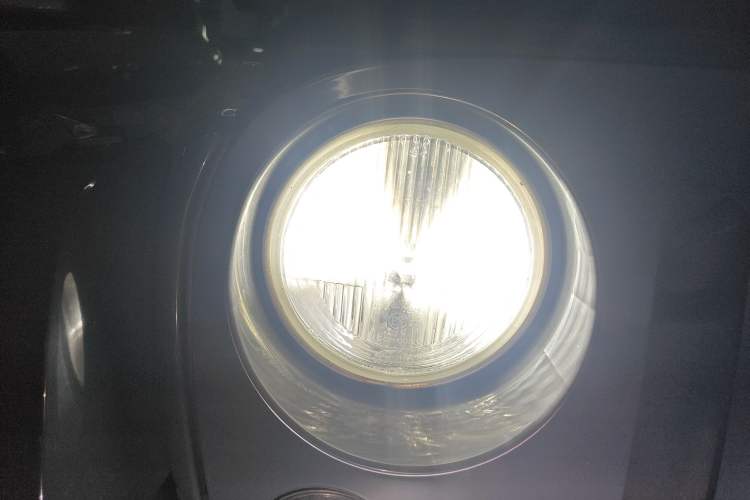 Used Jeep Wrangler 2014 2.8TD Sahara Four-Door Edition Right Front Headlight