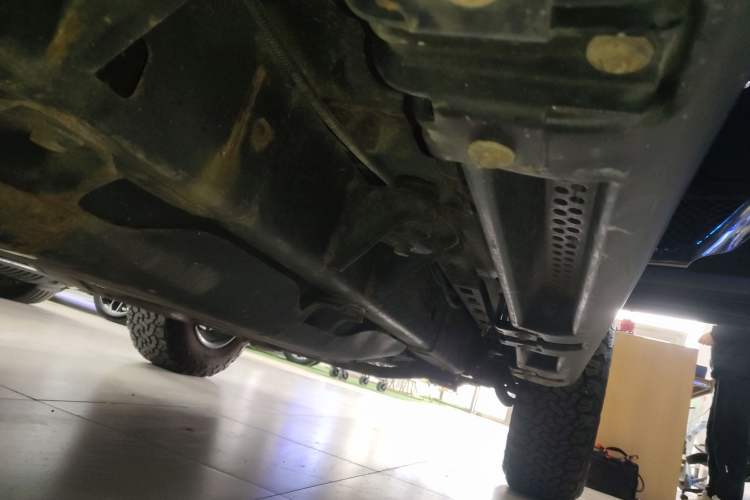 Used Jeep Wrangler 2014 3.0L Sahara Four-Door Edition Right Side Sill