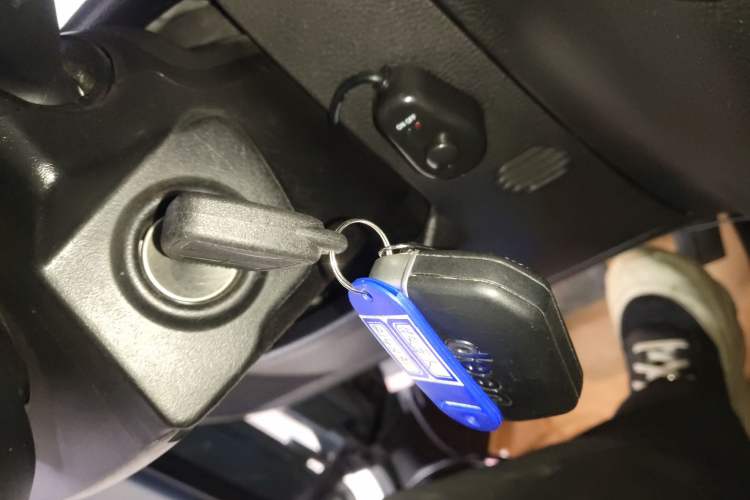 Used Jeep Wrangler 2014 3.0L Sahara Four-Door Edition Vehicle Key