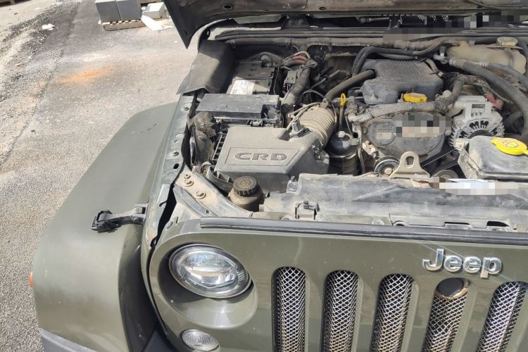 Used Jeep Wrangler 2014 2.8TD Sahara Four-Door Edition Engine Bay Right