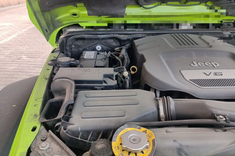 Used Jeep Wrangler 2014 3.0L Sahara Four-Door Edition Engine Bay Right