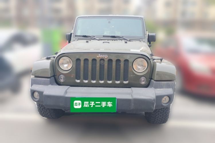 Used Jeep Wrangler 2014 2.8TD Sahara Four-Door Edition Front