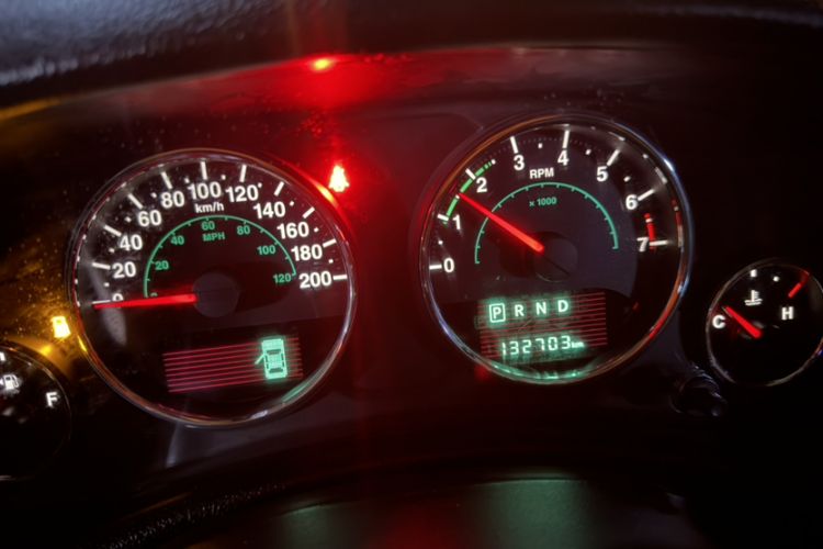 Used Jeep Wrangler 2014 3.0L Sahara Four-Door Edition Odometer Close Up