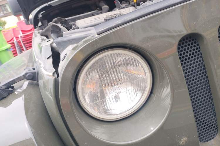 Used Jeep Wrangler 2014 2.8TD Sahara Four-Door Edition Right Front Headlight