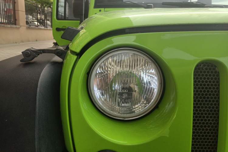 Used Jeep Wrangler 2014 3.0L Sahara Four-Door Edition Right Front Headlight