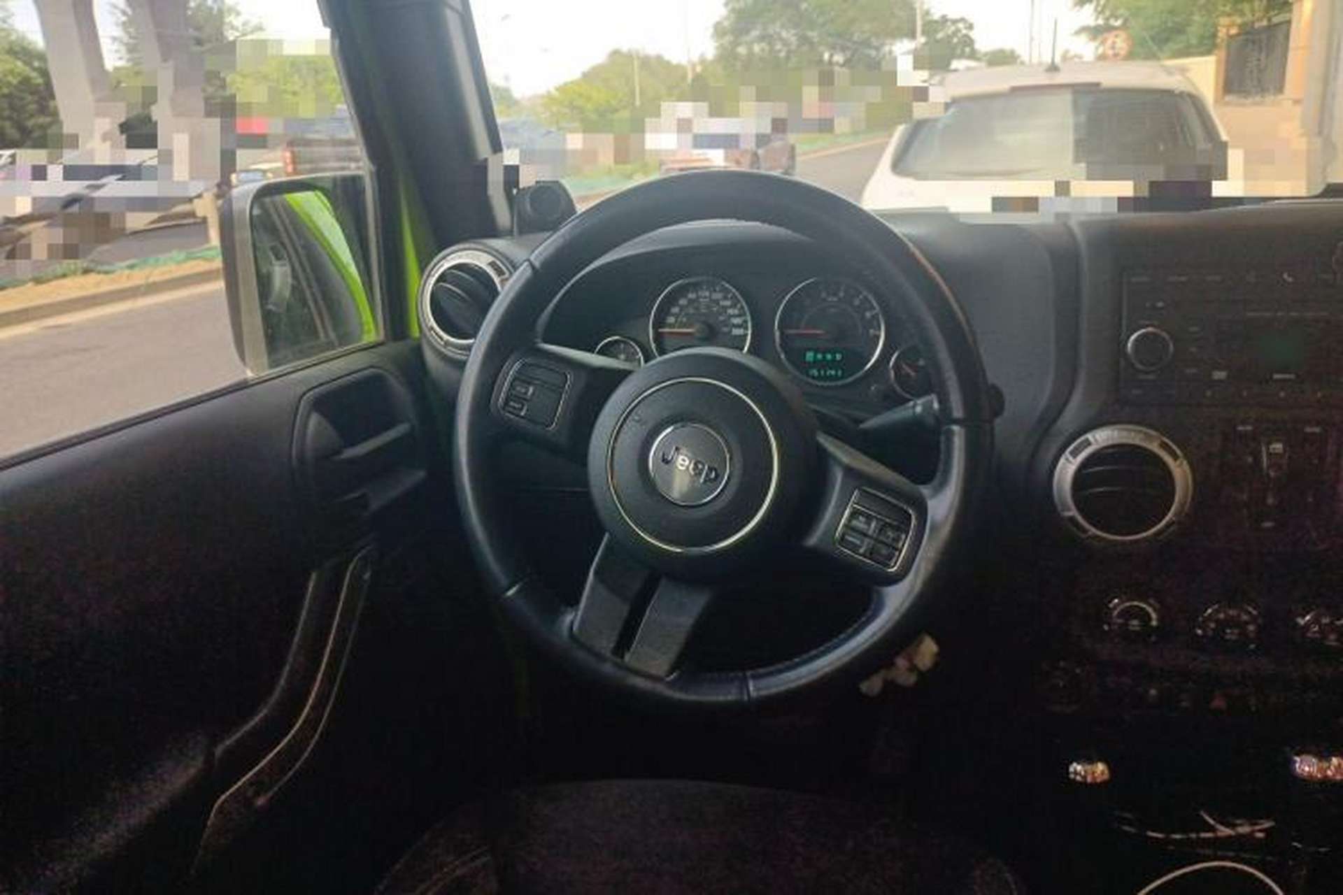 Used Jeep Wrangler 2014 3.0L Sahara Four-Door Edition Steering Wheel
