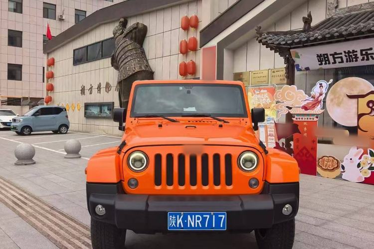 Used Jeep Wrangler 2014 3.0L Sahara Four-Door Edition Exterior 2