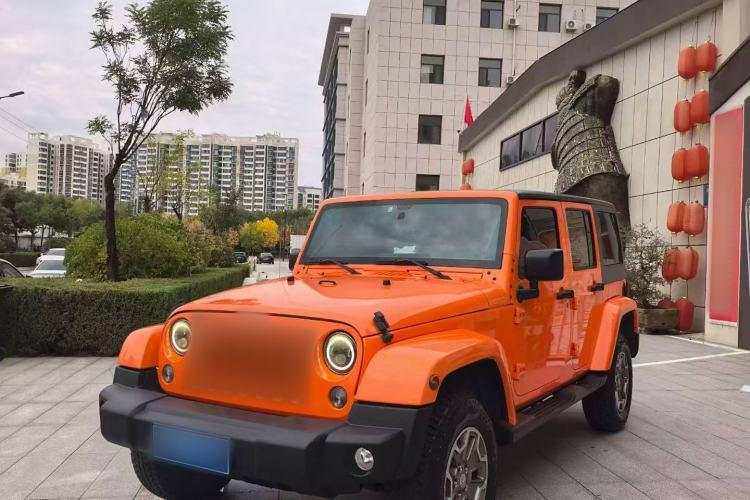 Used Jeep Wrangler 2014 3.0L Sahara Four-Door Edition Exterior 3