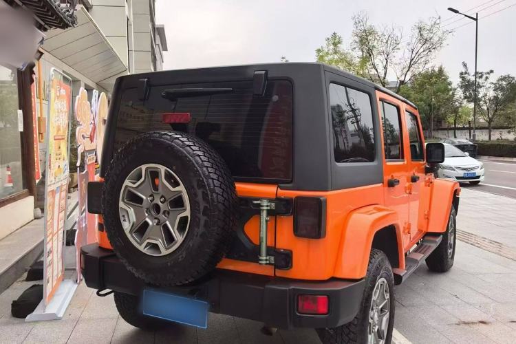 Used Jeep Wrangler 2014 3.0L Sahara Four-Door Edition Exterior 5