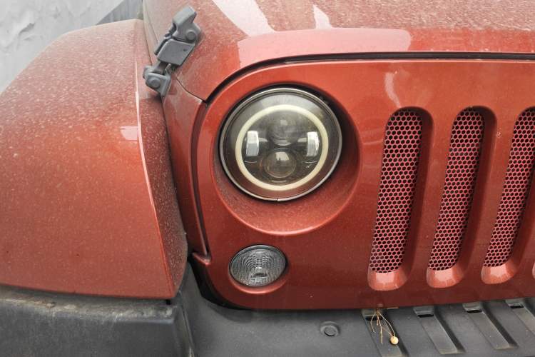 Used Jeep Wrangler 2014 2.8TD Sahara Four-Door Edition Right Front Headlight