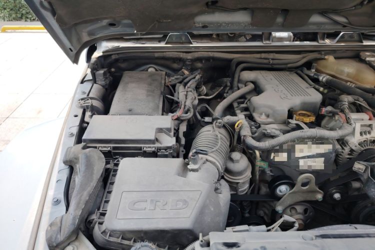 Used Jeep Wrangler 2014 2.8TD Four-Door Sahara Edition Engine Bay Right