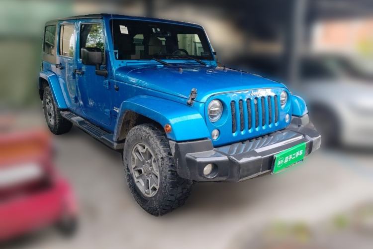 Used Jeep Wrangler 2014 3.0L Sahara Four-Door Edition Front Right 45 Deg