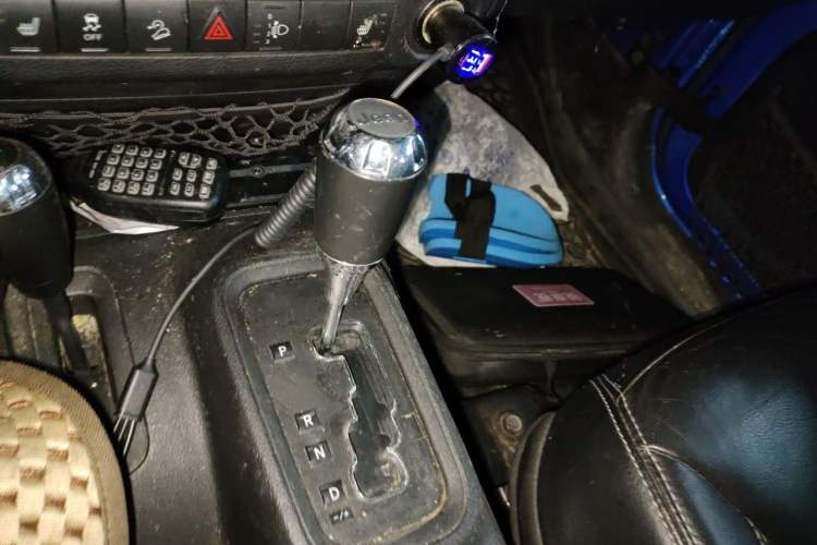 Used Jeep Wrangler 2014 3.0L Sahara Four-Door Edition Gear Lever