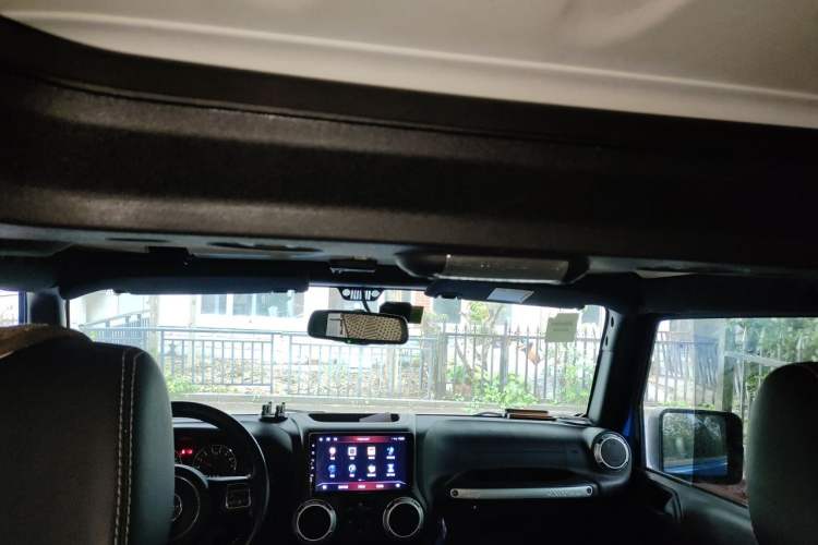 Used Jeep Wrangler 2014 3.0L Sahara Four-Door Edition Headliner