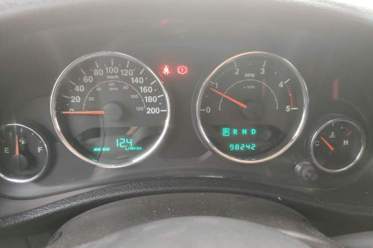 Used Jeep Wrangler 2014 2.8TD Four-Door Sahara Edition Instrument Cluster
