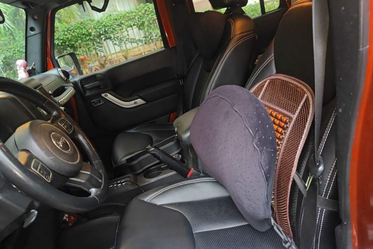 Used Jeep Wrangler 2014 2.8TD Sahara Four-Door Edition Left Front Seat