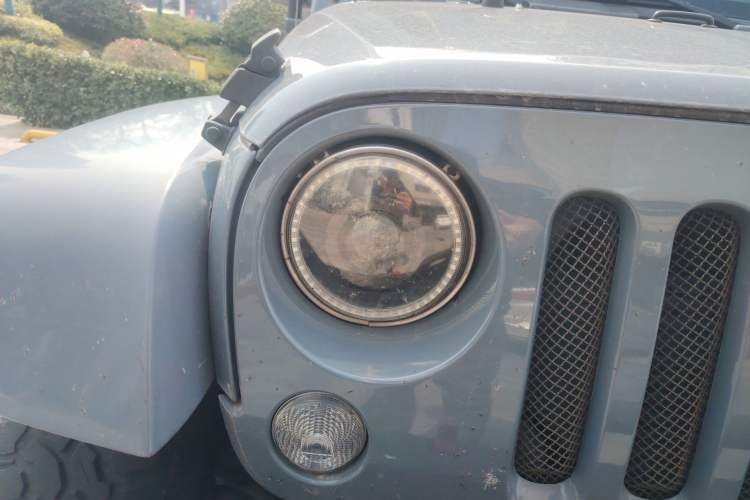 Used Jeep Wrangler 2014 2.8TD Four-Door Sahara Edition Right Front Headlight