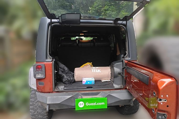 Used Jeep Wrangler 2014 2.8TD Sahara Four-Door Edition Trunk