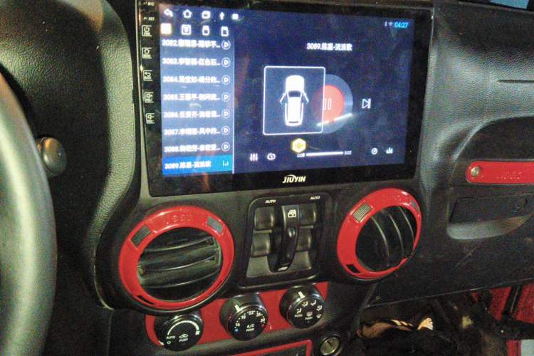 Used Jeep Wrangler 2014 3.0L Sahara Four-Door Edition Audio And AC Panel