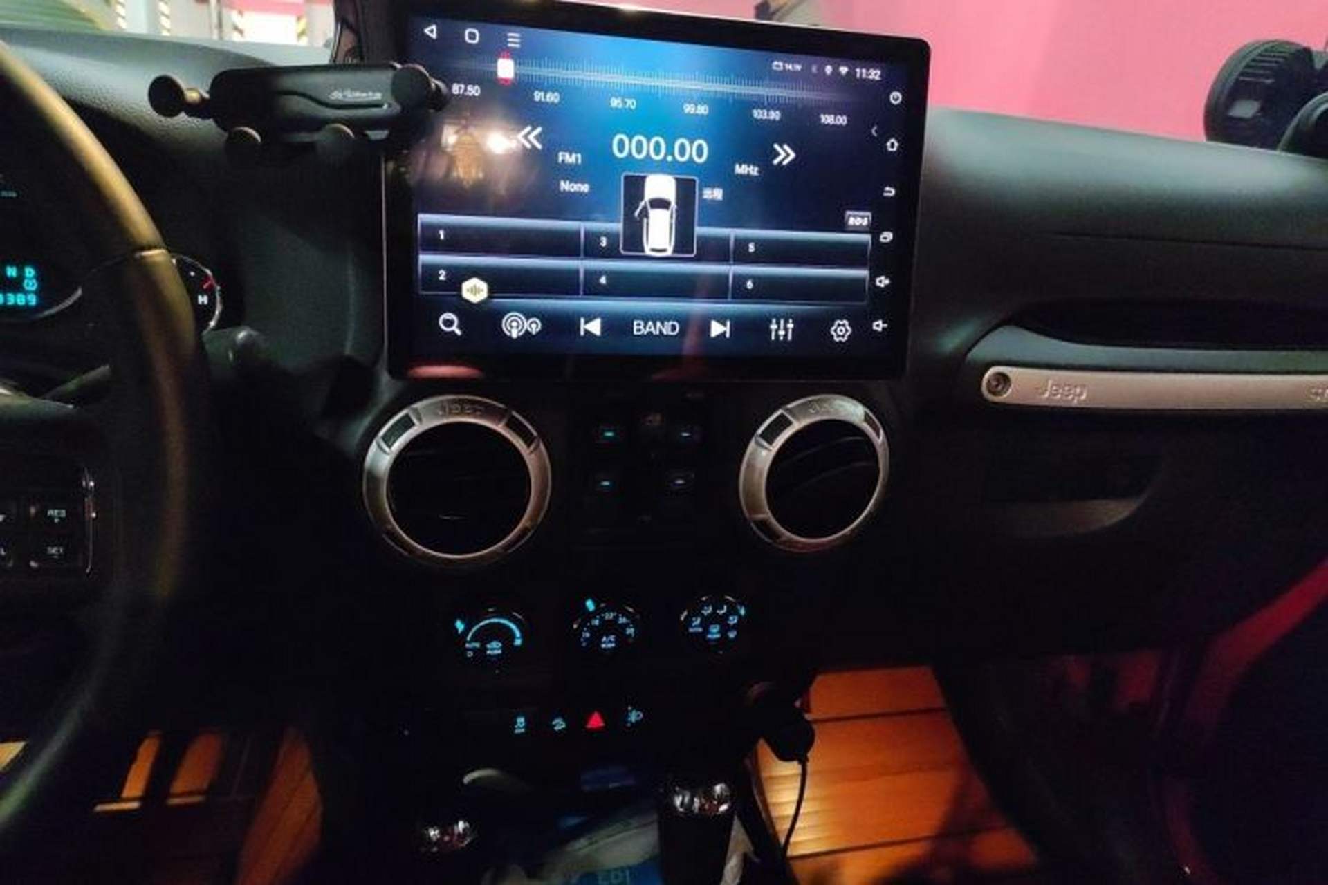 Used Jeep Wrangler 2014 3.0L Sahara Four-Door Edition Audio And AC Panel