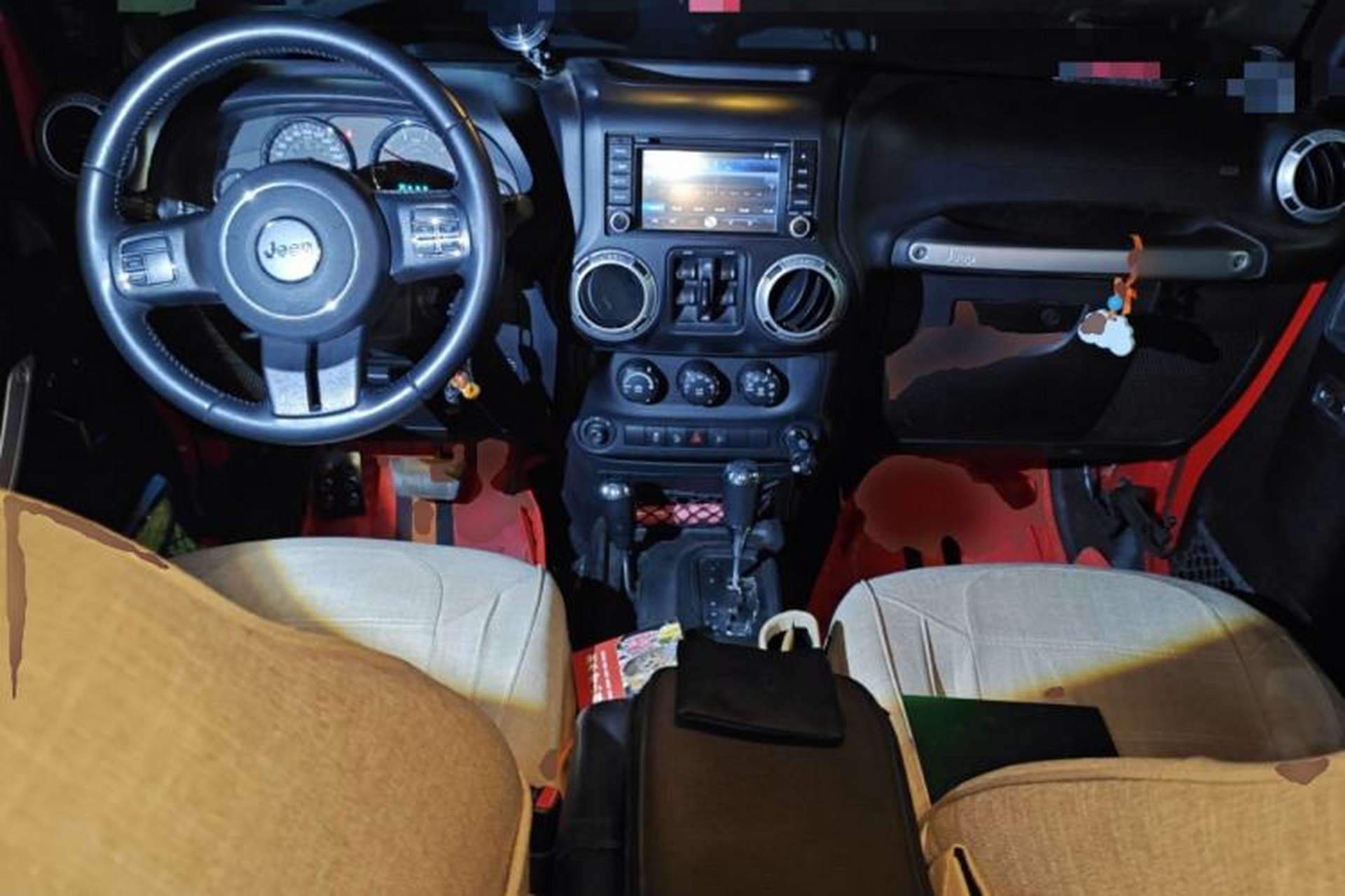 Used Jeep Wrangler 2014 2.8TD Sahara Four-Door Edition Center Console
