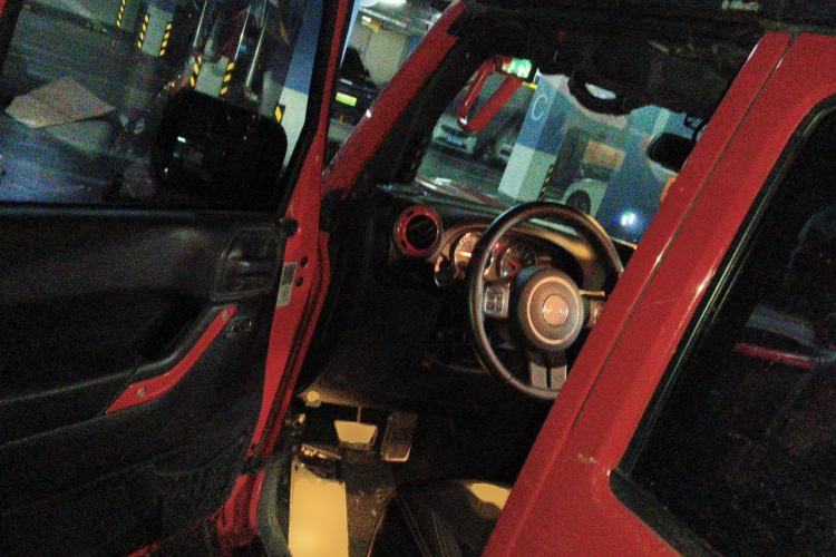 Used Jeep Wrangler 2014 3.0L Sahara Four-Door Edition Driver Seat