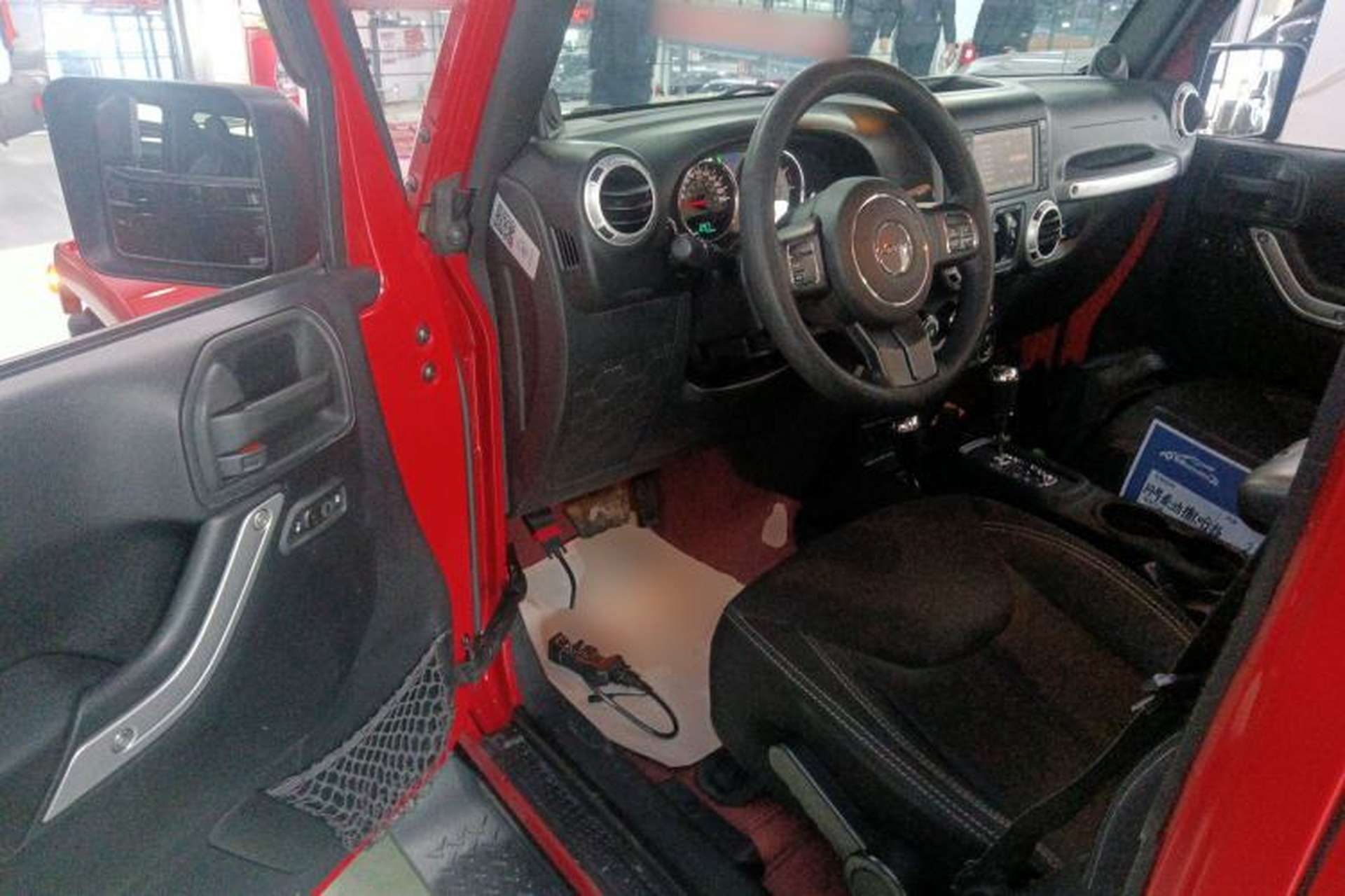 Used Jeep Wrangler 2014 2.8TD Sahara Four-Door Edition Driver Seat
