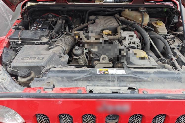 Used Jeep Wrangler 2014 2.8TD Sahara Four-Door Edition Engine Bay