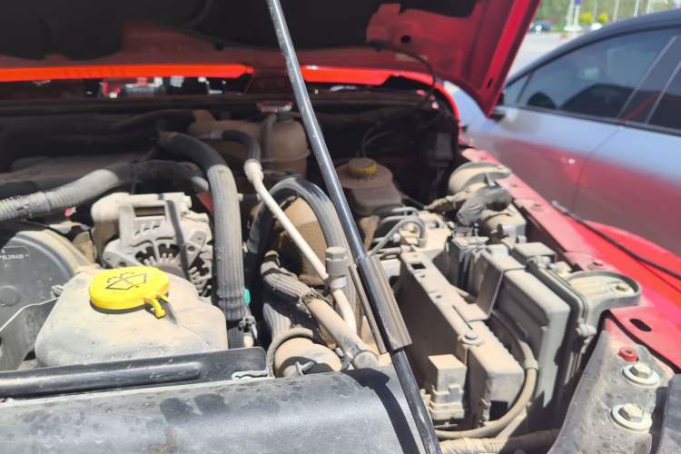 Used Jeep Wrangler 2014 2.8TD Sahara Four-Door Edition Engine Bay Left