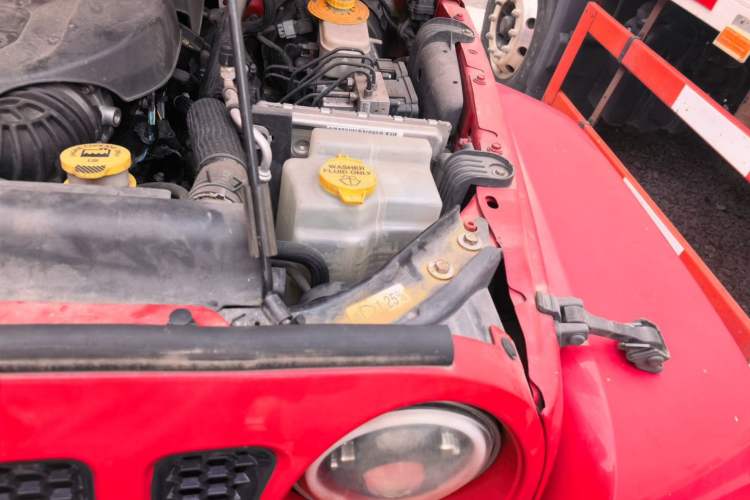 Used Jeep Wrangler 2014 3.0L Sahara Four-Door Edition Engine Bay Left