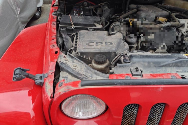 Used Jeep Wrangler 2014 2.8TD Sahara Four-Door Edition Engine Bay Right